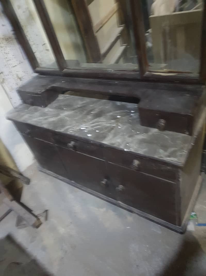 dressing table 3