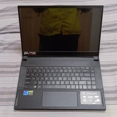 I'm selling my my MSI Gaming Laptop 10/10 Like New