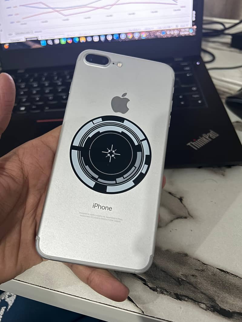 Apple iPhone 7 Plus 0