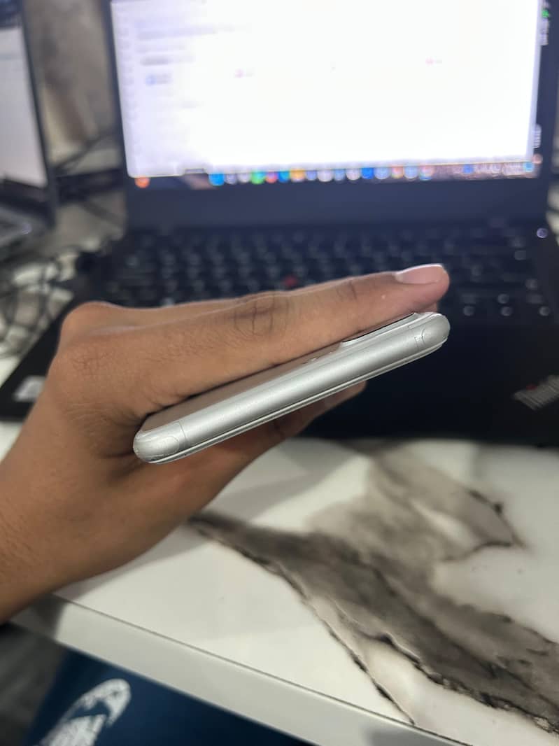 Apple iPhone 7 Plus 2