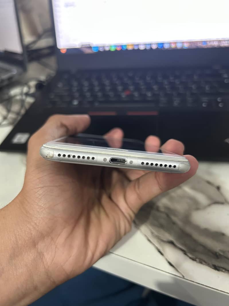 Apple iPhone 7 Plus 3