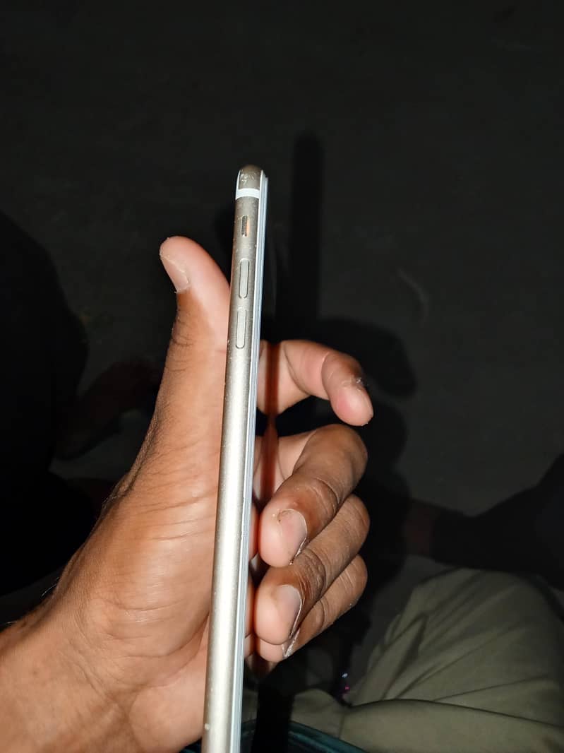 Apple iPhone 7 Plus 2