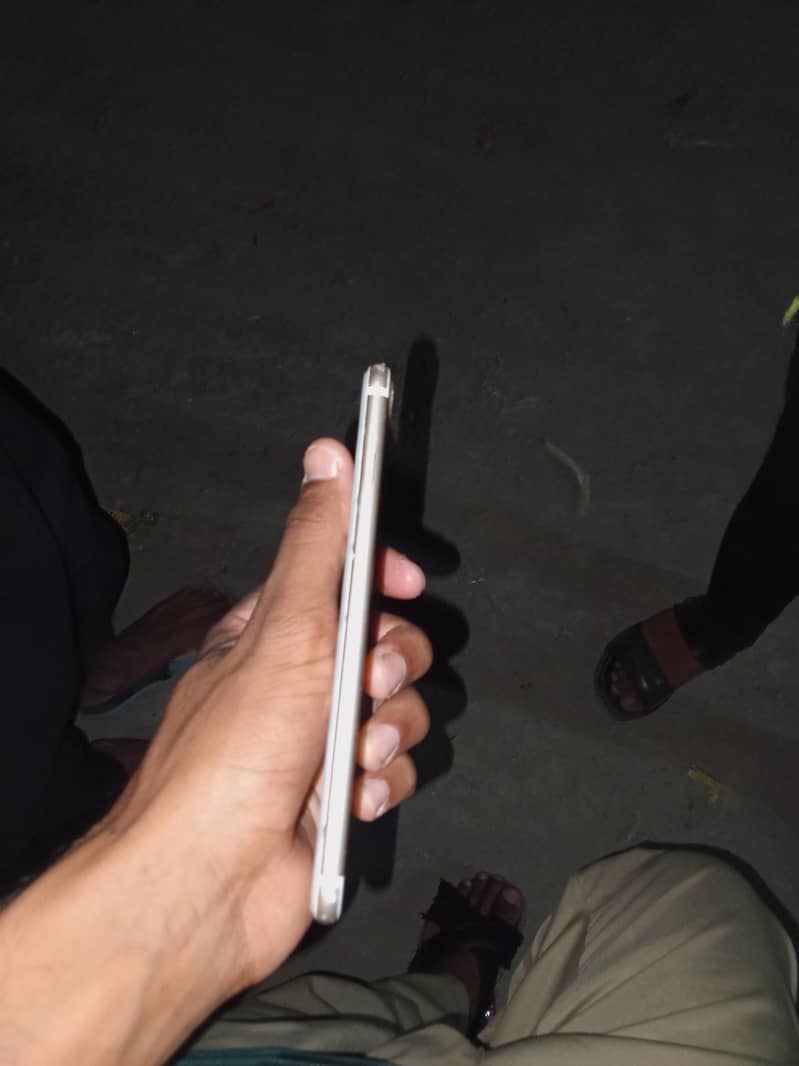Apple iPhone 7 Plus 5