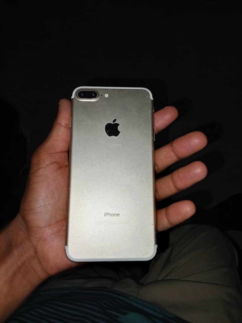 Apple iPhone 7 Plus 6