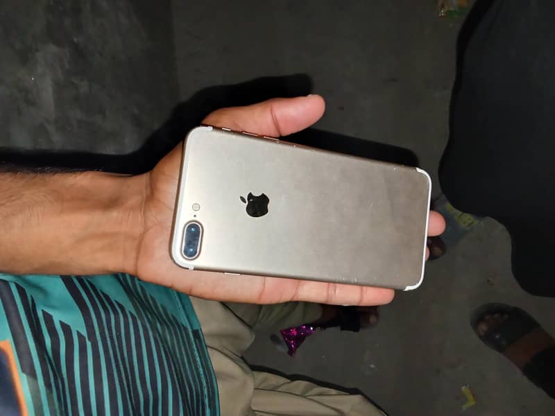 Apple iPhone 7 Plus 7
