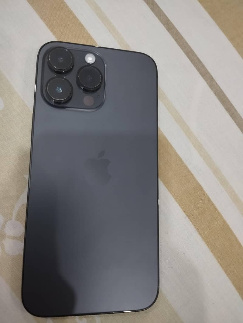 Apple iPhone 14 Pro Max 1