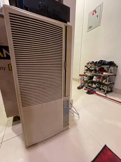 0.75 Ton Portable AC working good for small size