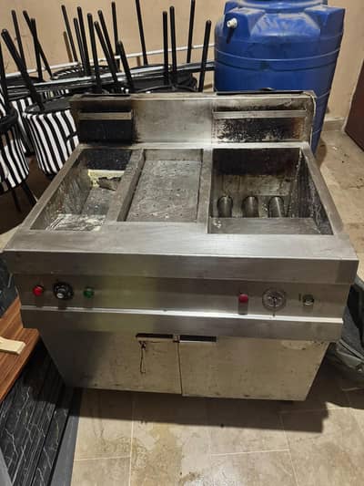 double fryer and hot plate