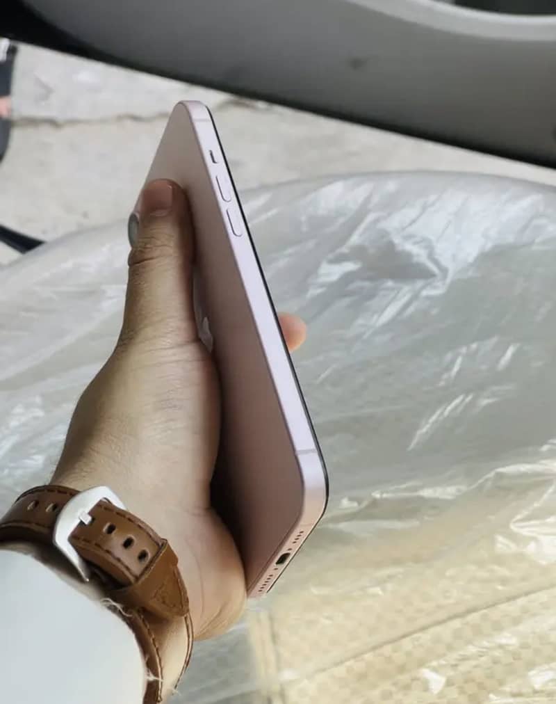 Apple iPhone 15 plus 5