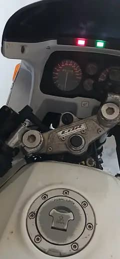 HONDA CBR1000F azad