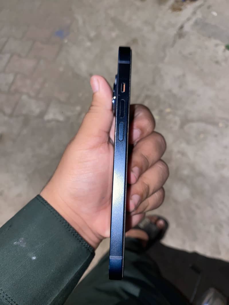 Apple iPhone 14 2