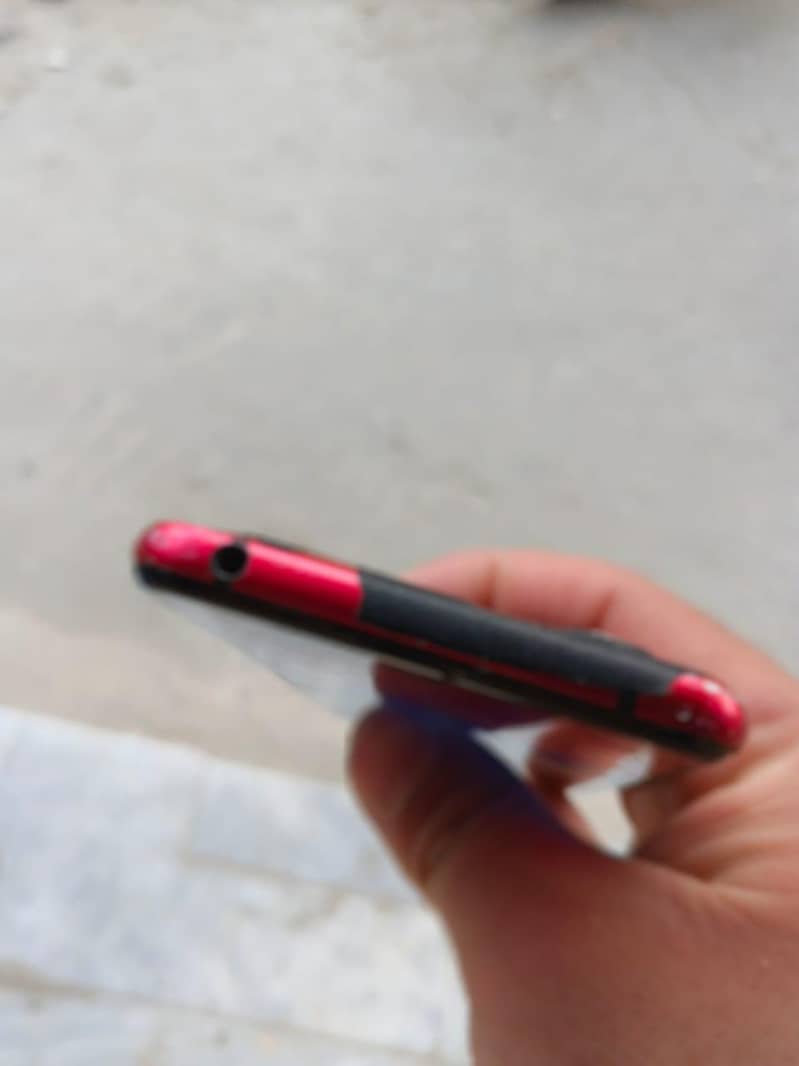 Sharp Aquos R3 1