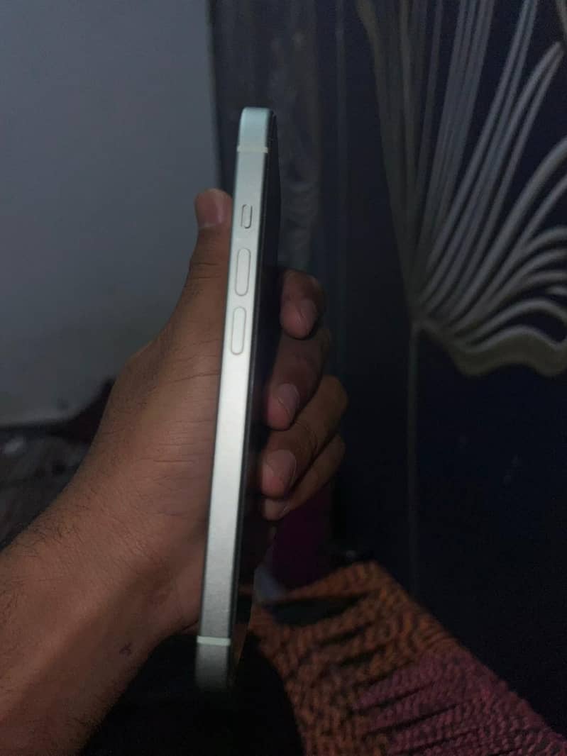 Apple iPhone 15 2