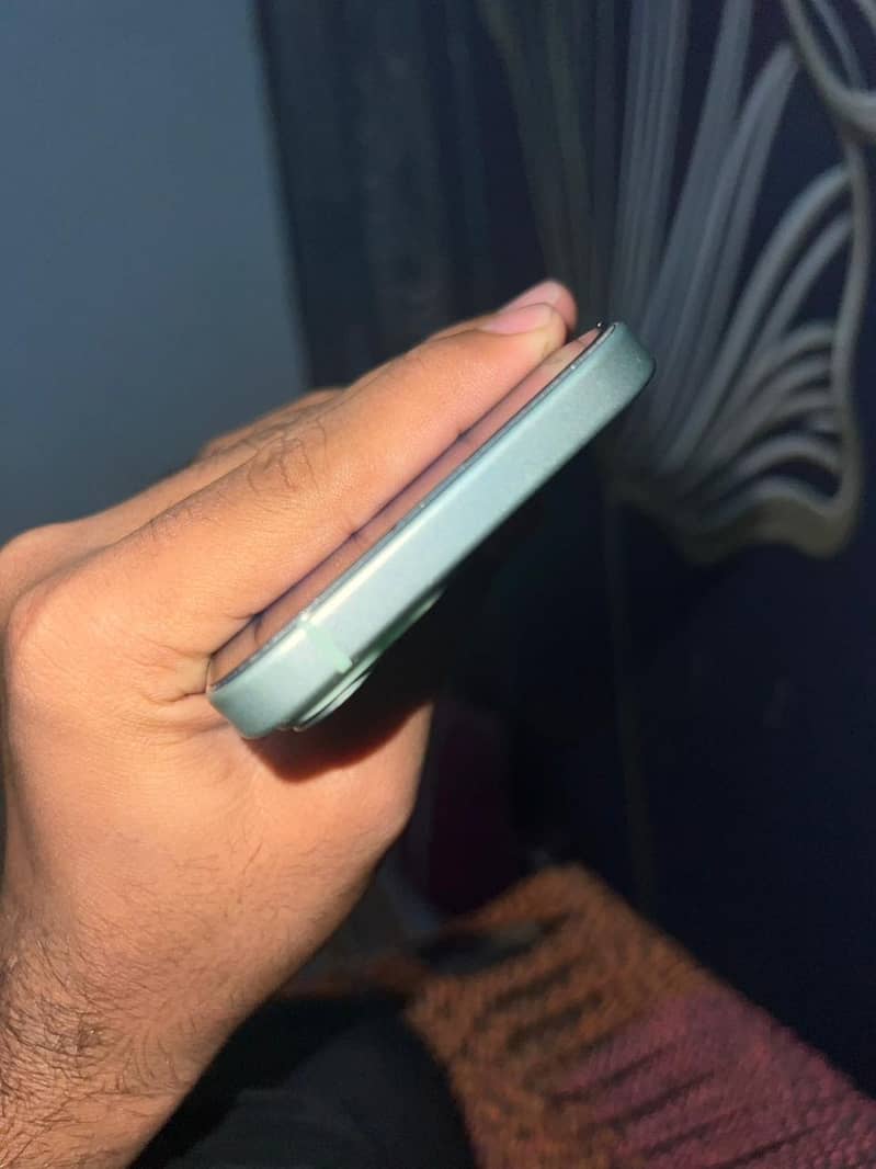 Apple iPhone 15 3