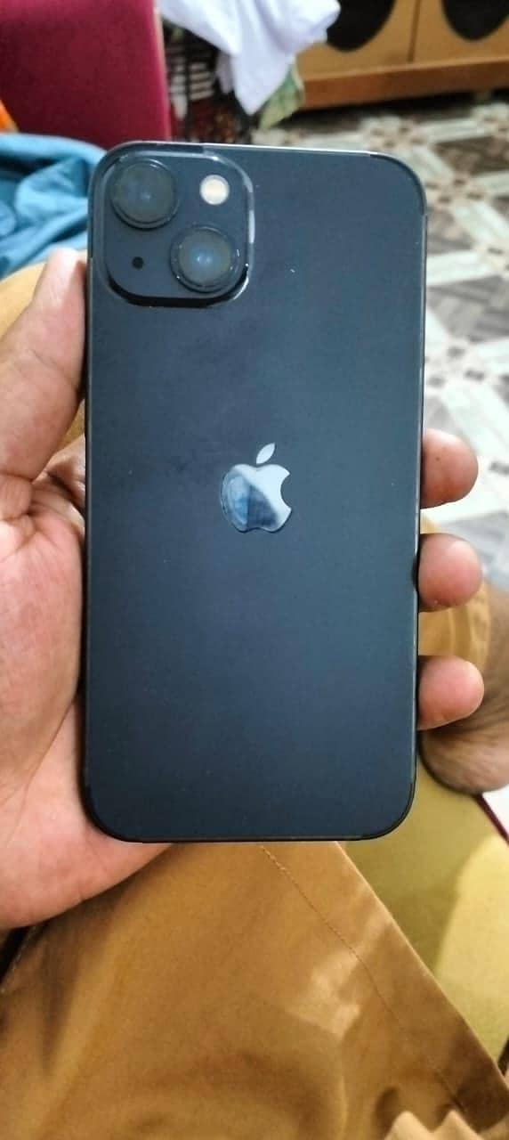 Apple iPhone 13 5