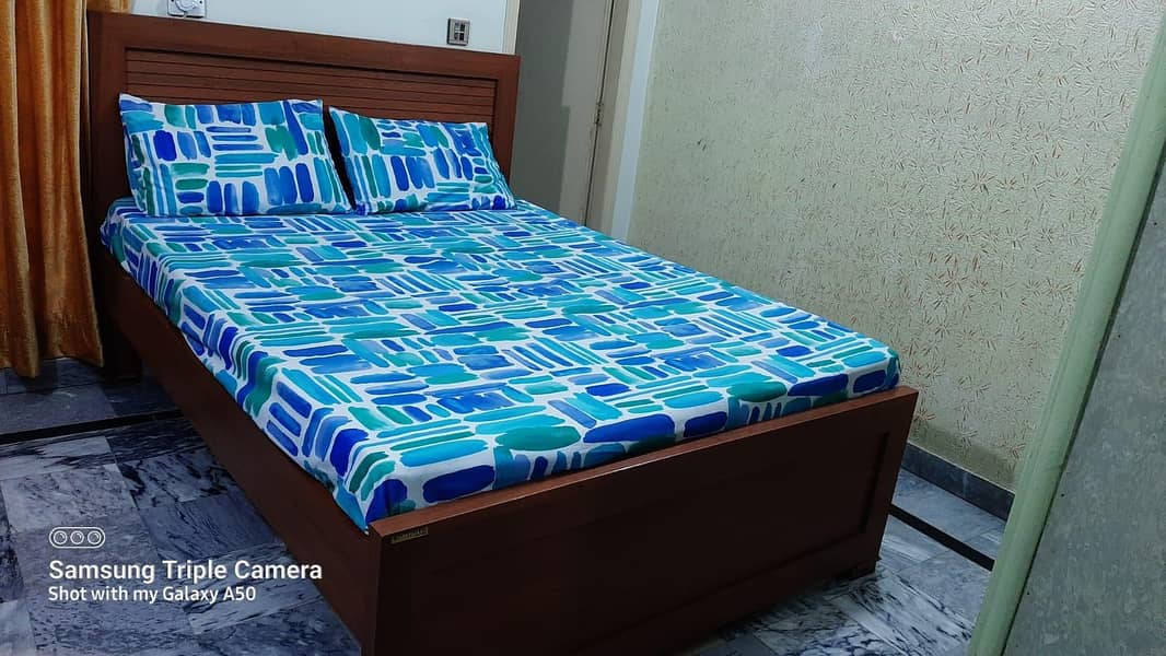 queen bed 1