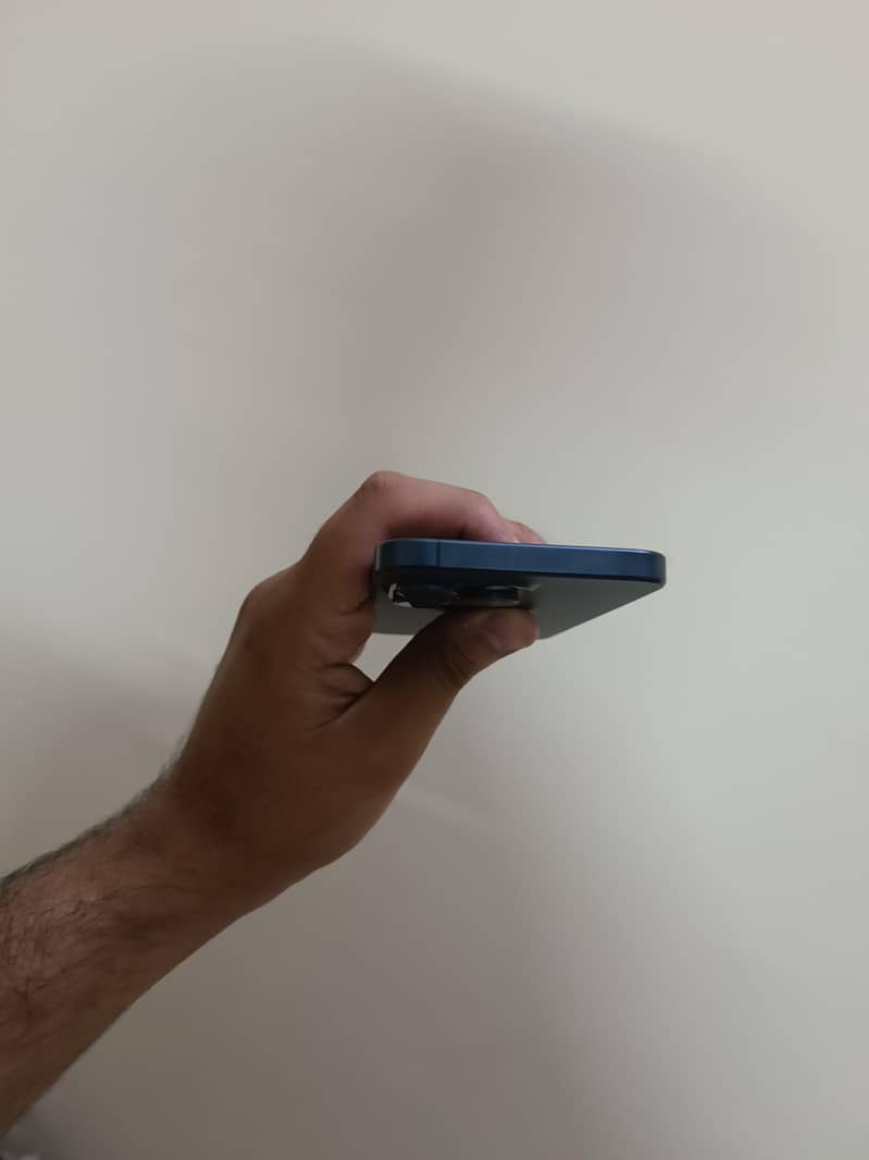 iPhone 15 Pro Max 6