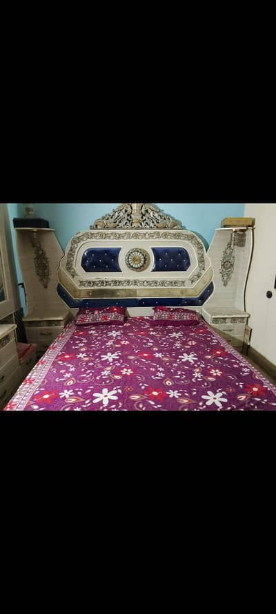 bed 2 side tables with out mattress