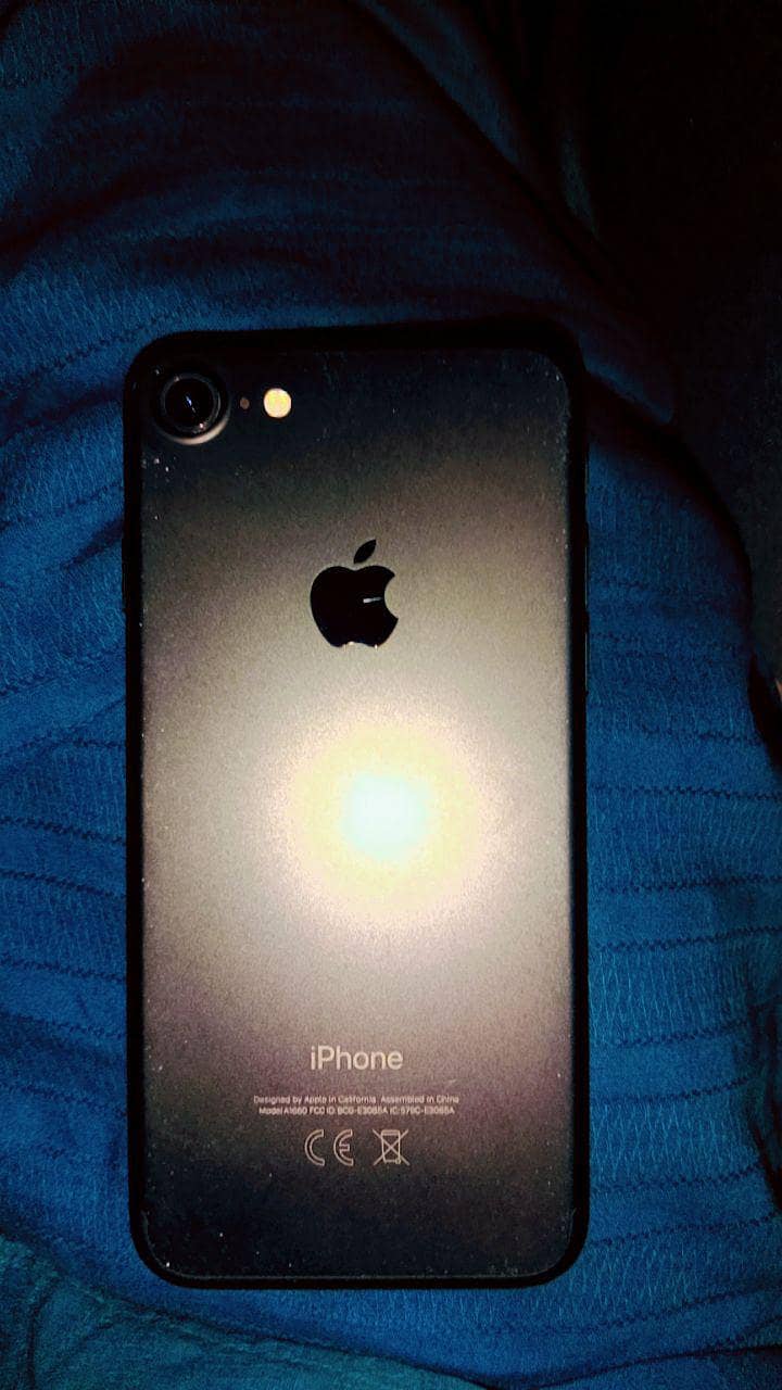 Apple iPhone 7 2