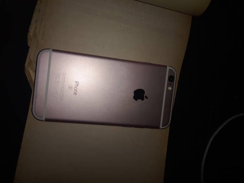 Apple iPhone 6S 1