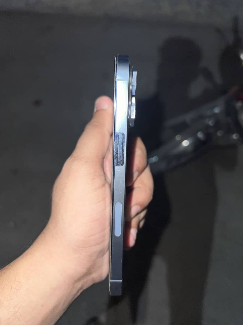 Apple iPhone 13 Pro 2