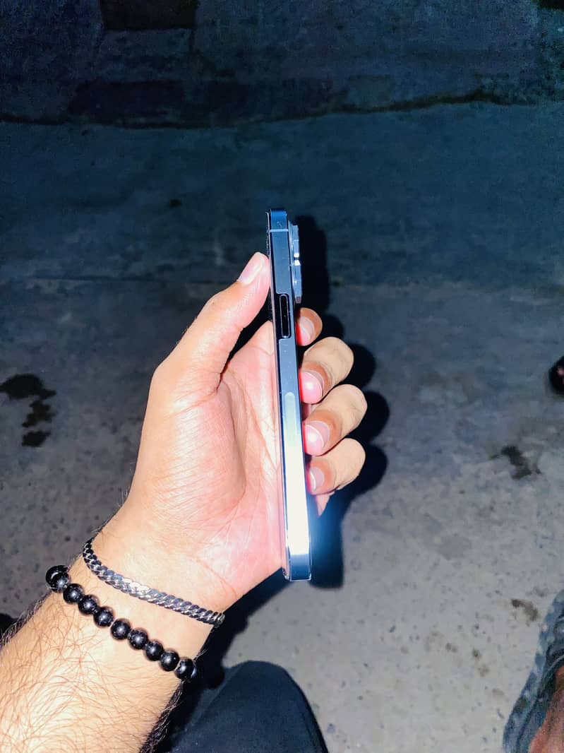 Apple iPhone 13 Pro 3