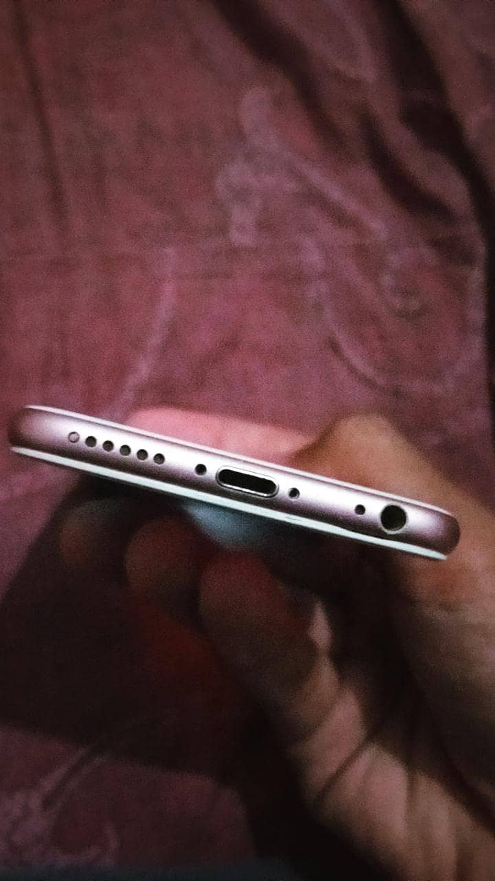Apple iPhone 6S 3