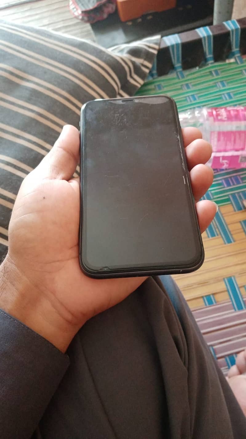 Apple iPhone 11 3