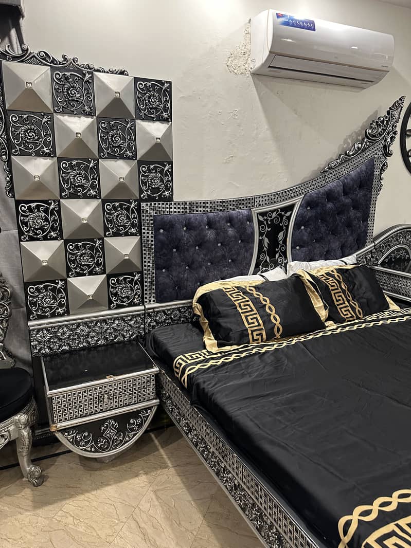 Bed with dressing table 1