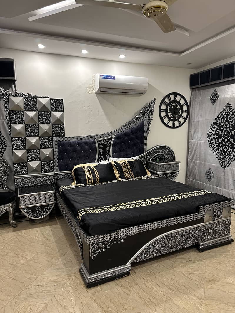 Bed with dressing table 4