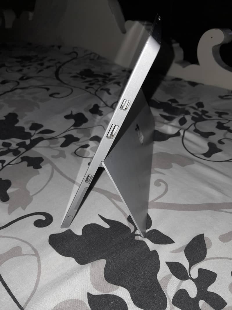 Microsoft surface 3 4/128 3