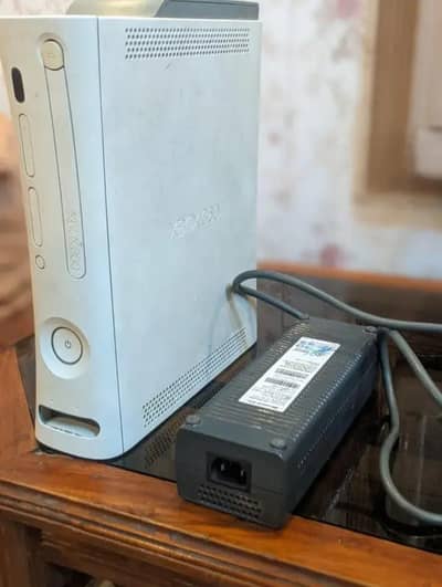 Xbox 360 used 10/10 condition 80+ games
