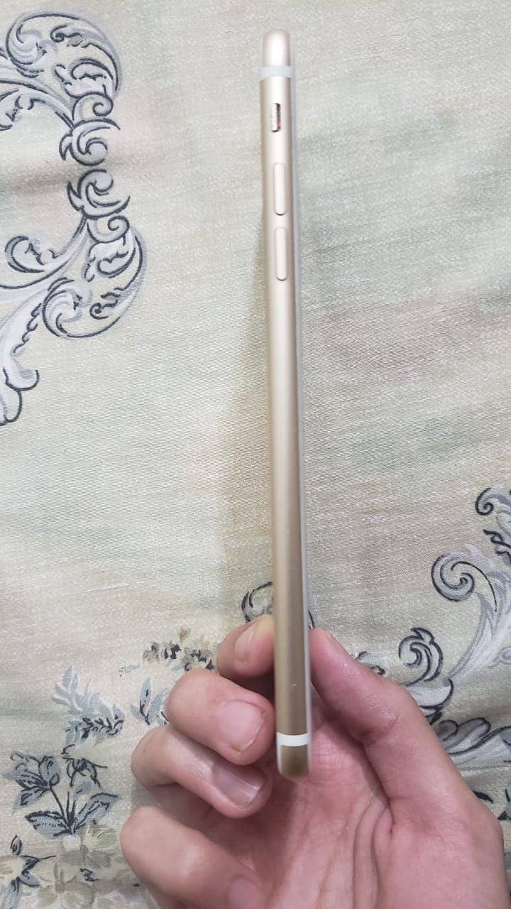 Apple iPhone 7 Plus 2