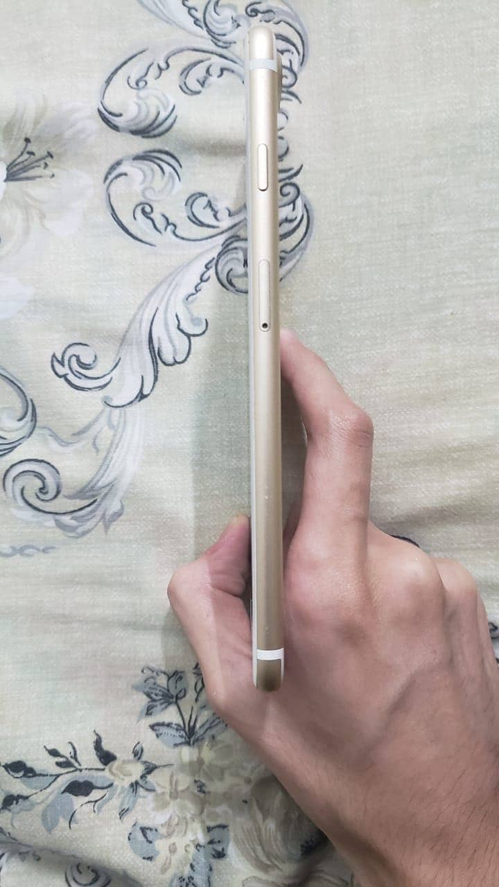 Apple iPhone 7 Plus 3