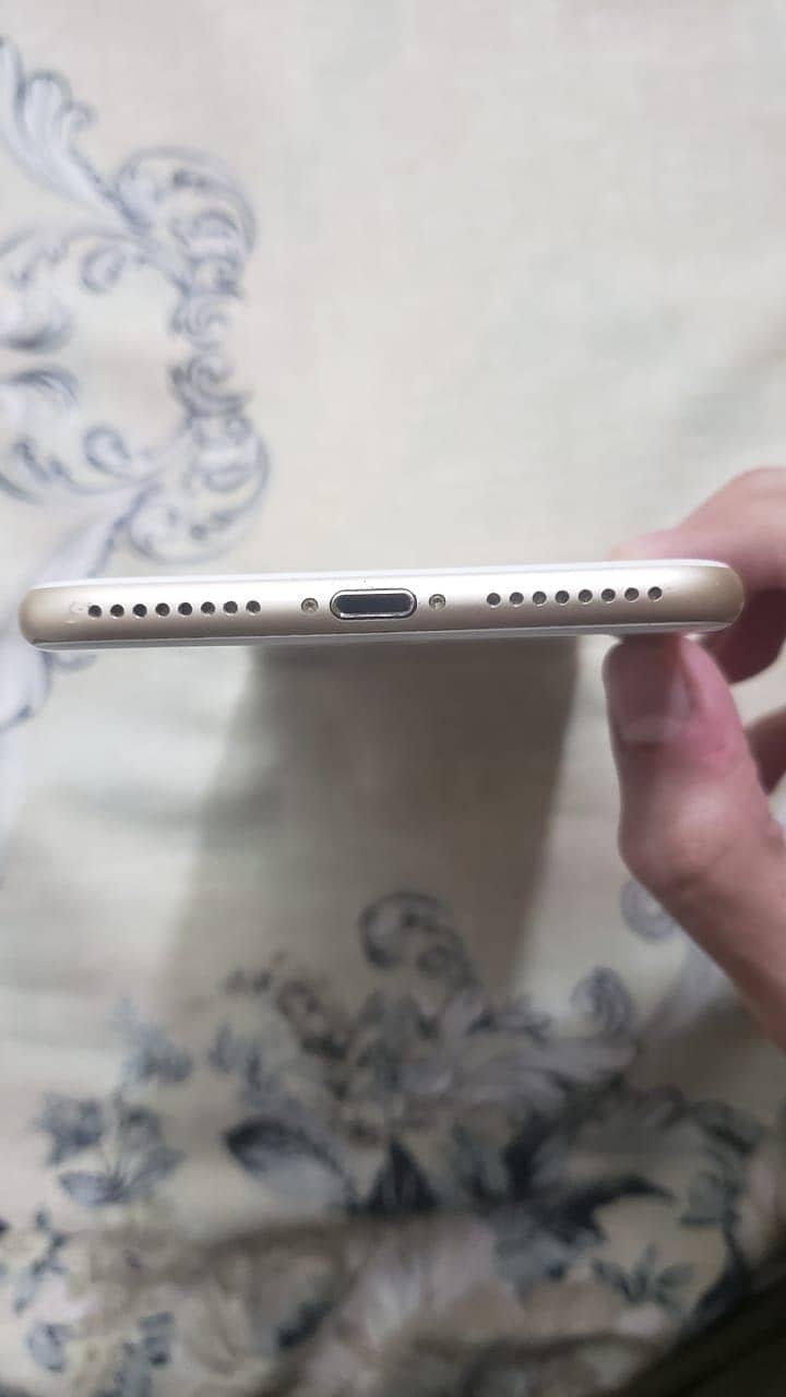 Apple iPhone 7 Plus 4