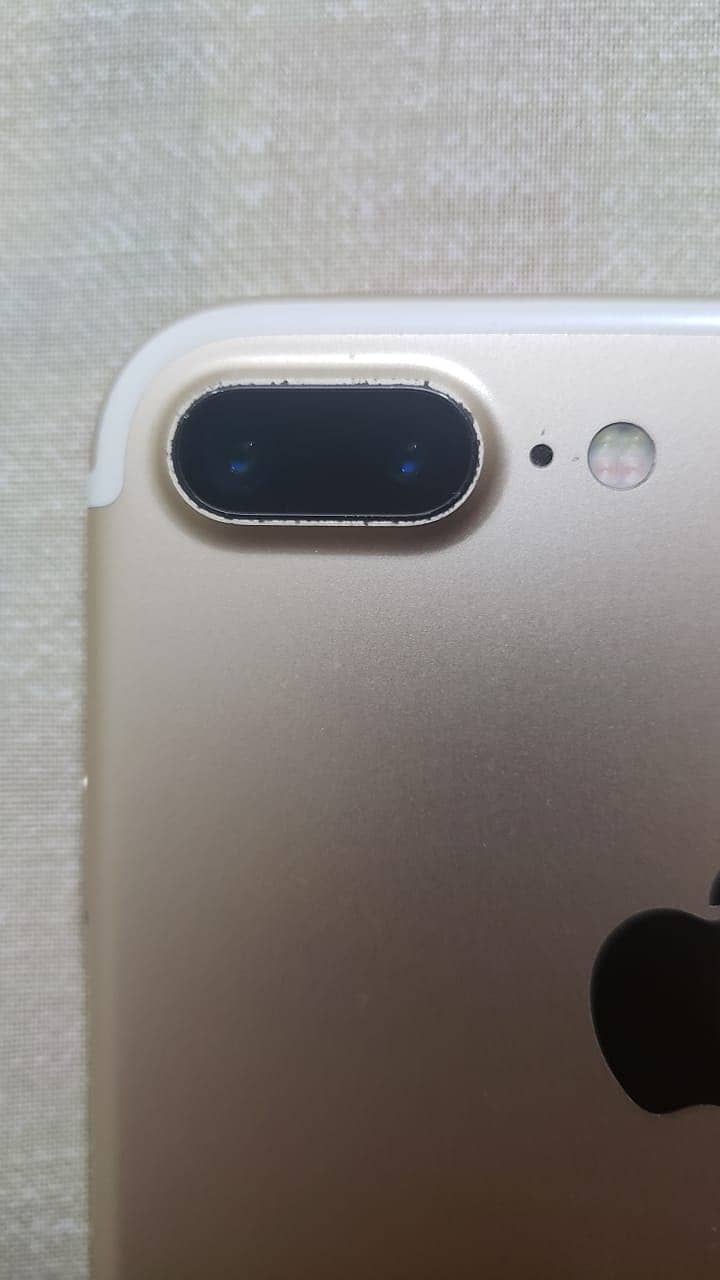 Apple iPhone 7 Plus 6