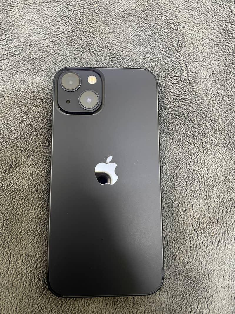 Apple iPhone 13 0