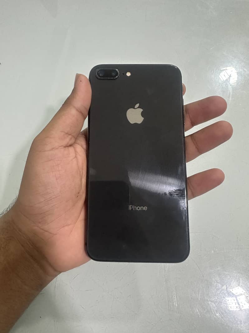 Apple iPhone 8 Plus 1