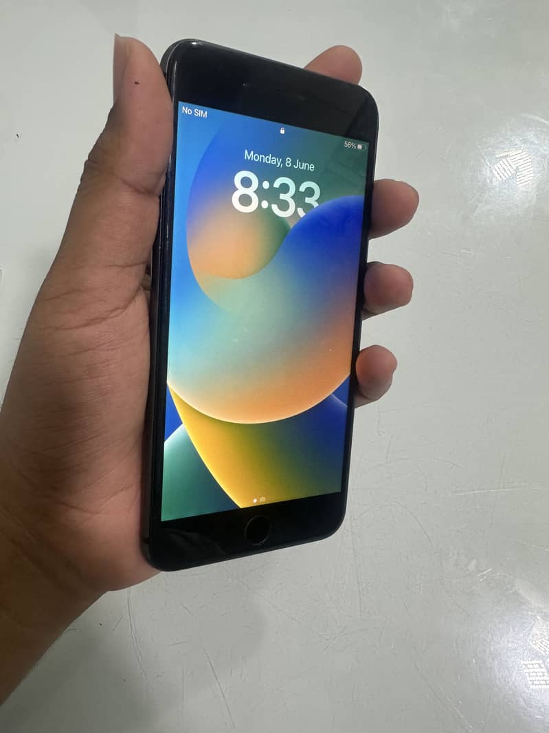 Apple iPhone 8 Plus 6
