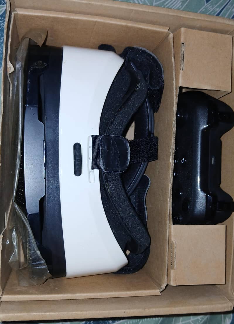 Lefant 3D VR headset with controller 1
