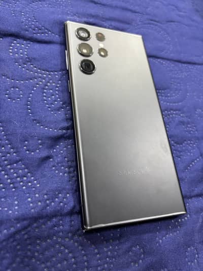 Samsung galaxy S22 Ultra (12/256)