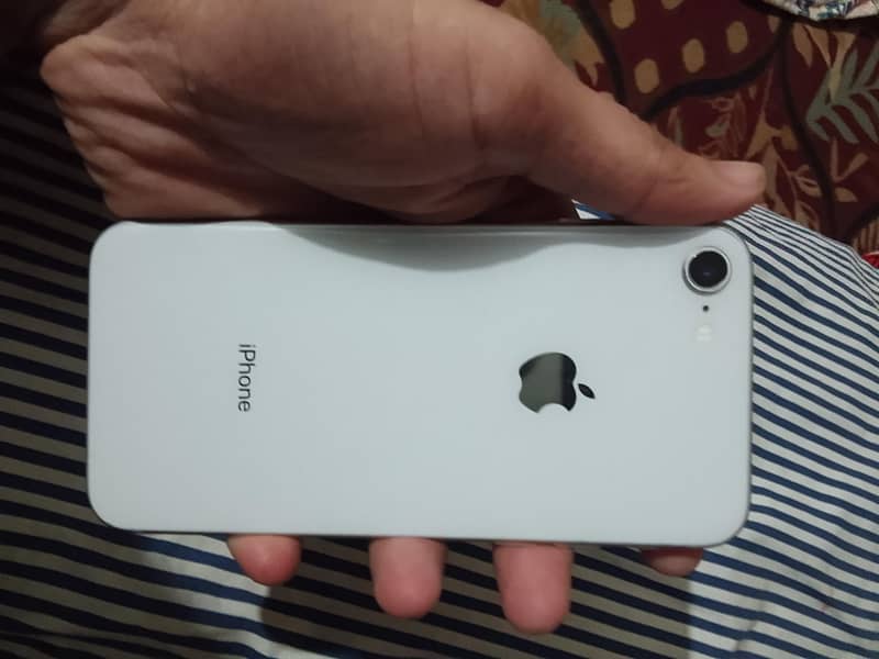 Apple iPhone 8 0