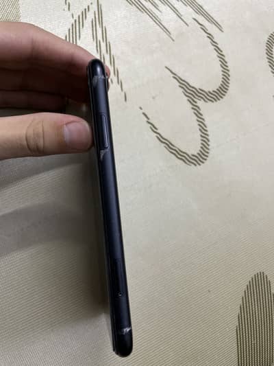 Selling iphone XR