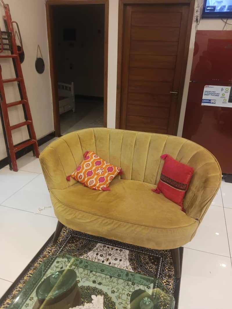 good condition table and sofas 2