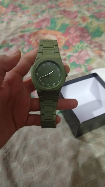 Green aura watch