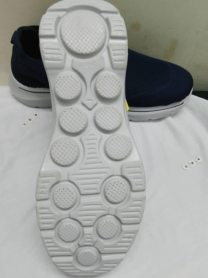 SNEAKERS 4