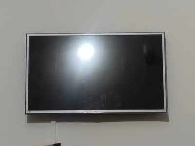 LG led 32 inch size for sale good condition