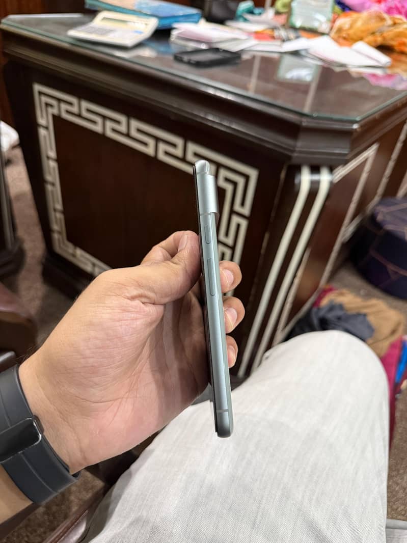 Google Pixel 8 6