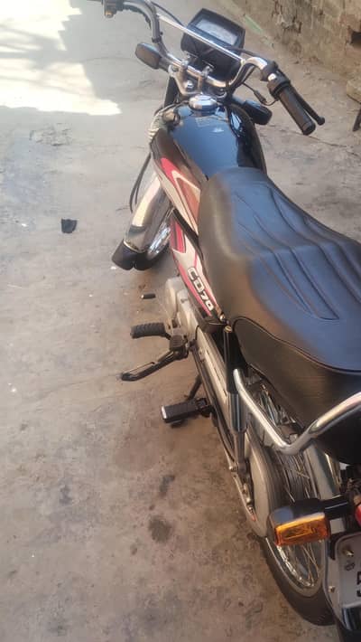 Black honda 25/purchase 25/register