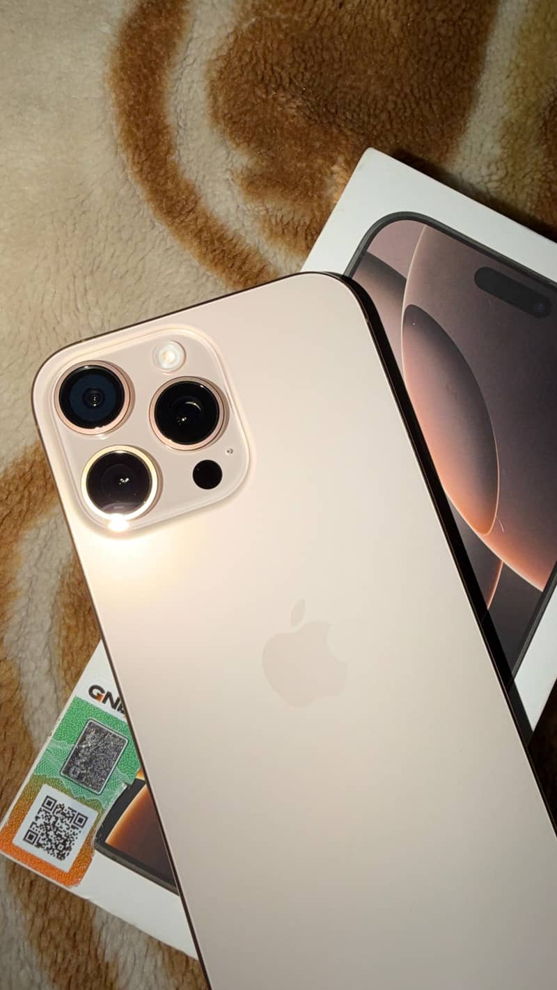 iPhone 16 Pro Max 4